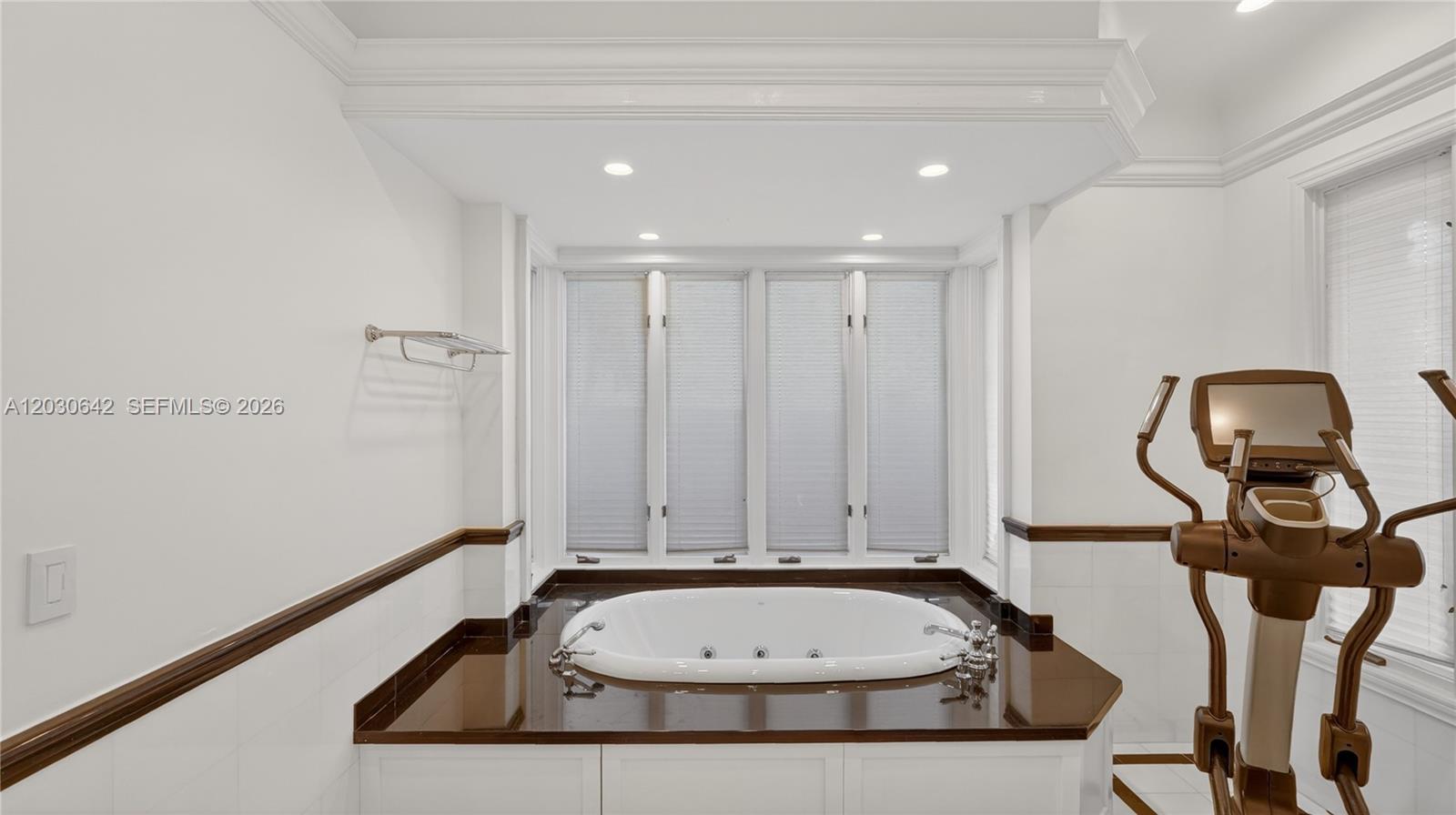 260 Cape Florida Dr, Key Biscayne FL 33149
