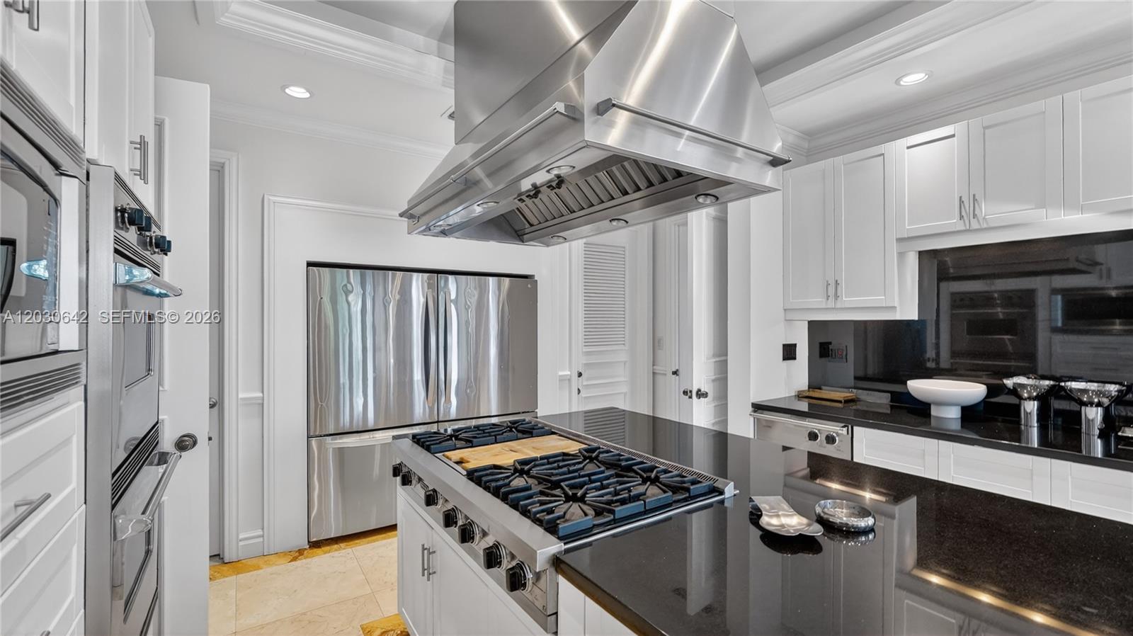 260 Cape Florida Dr, Key Biscayne FL 33149