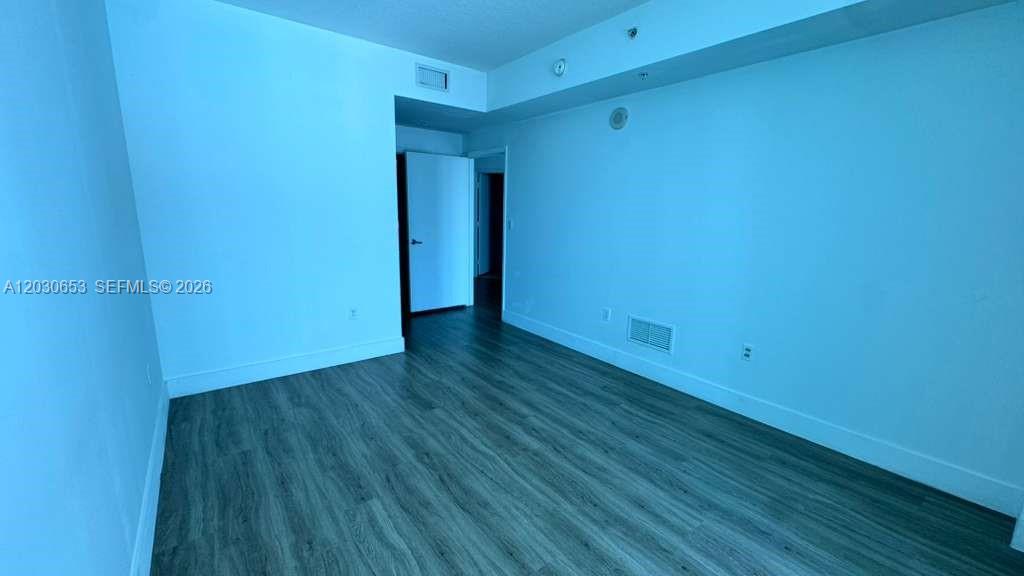 1900 N Bayshore Dr #1407, Miami FL 33132