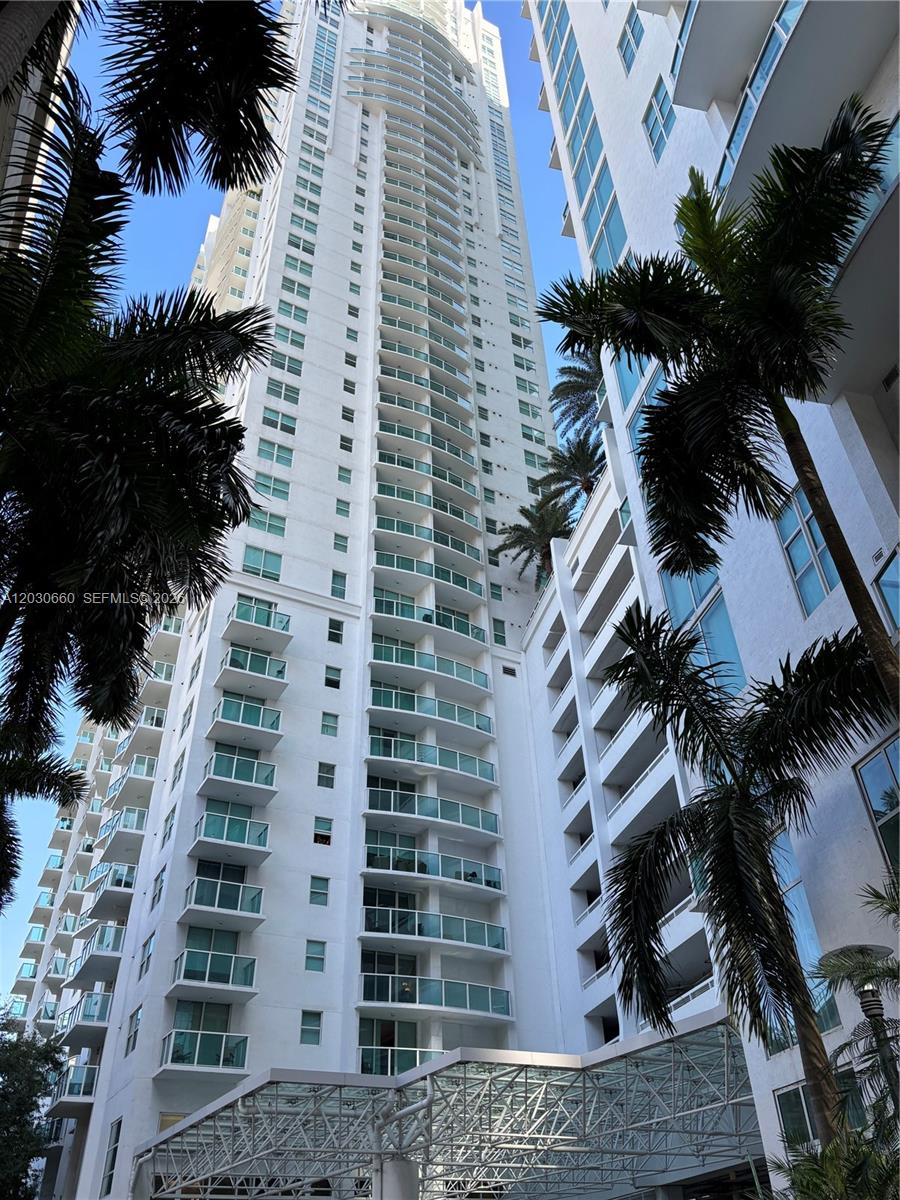 31 SE 5th St #2103, Miami FL 33131