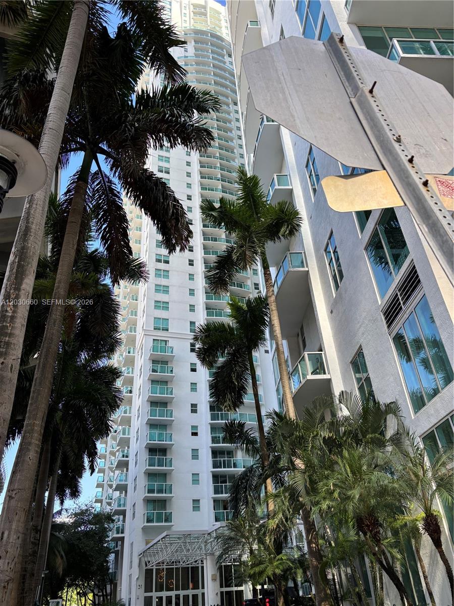 31 SE 5th St #2103, Miami FL 33131