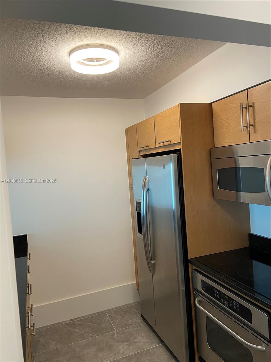 31 SE 5th St #2103, Miami FL 33131