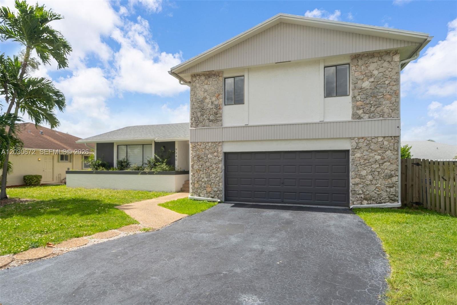 9340 NW 32nd St, Sunrise FL 33351