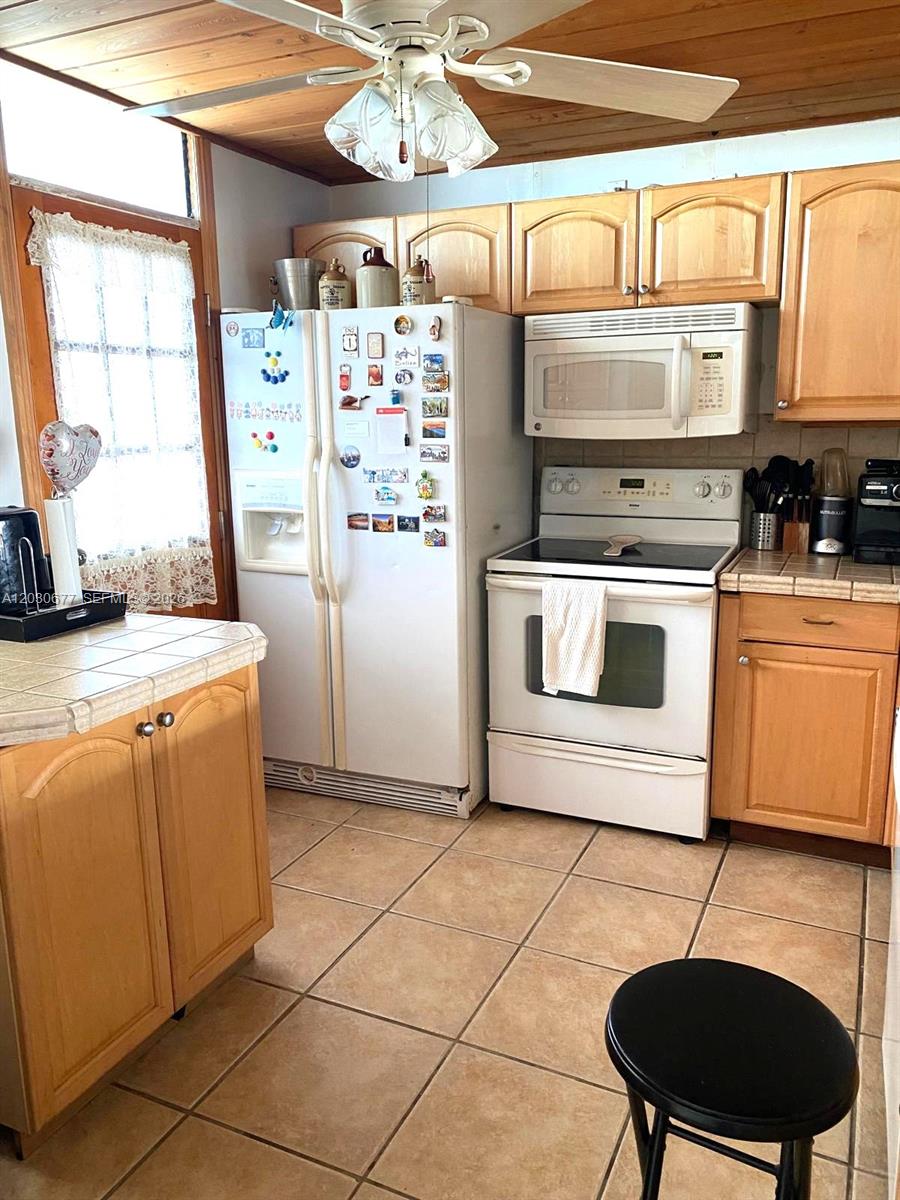 3545 NE 166th St #908, North Miami Beach FL 33160