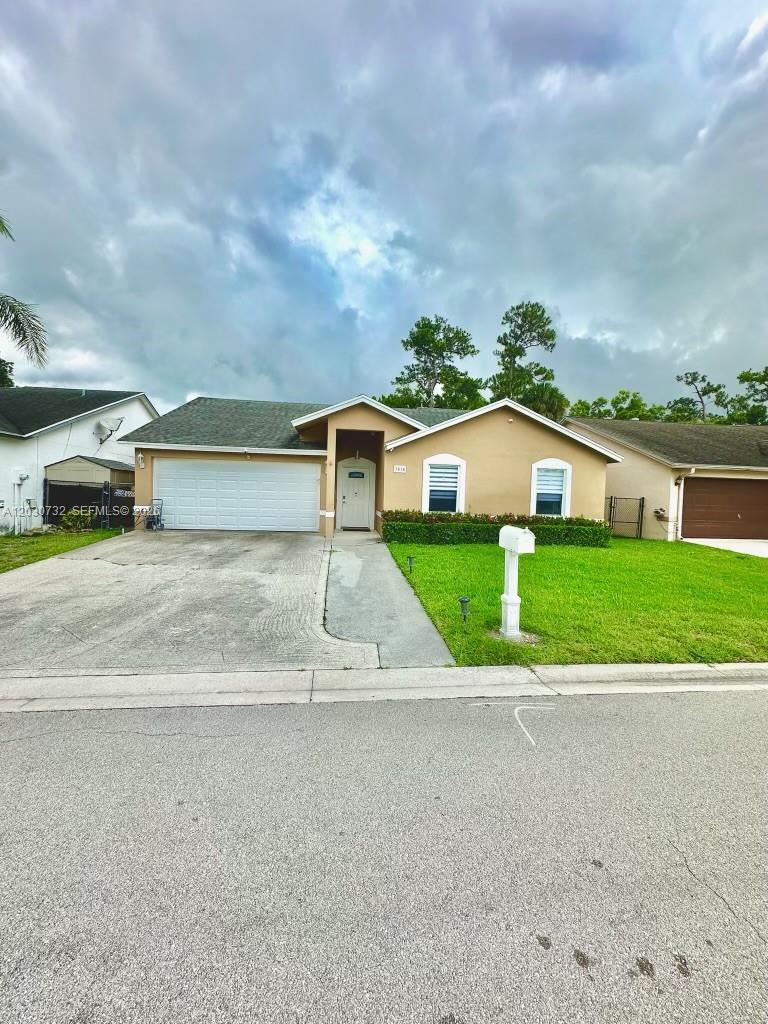 1010 Salmon Isle, Green Acres FL 33413