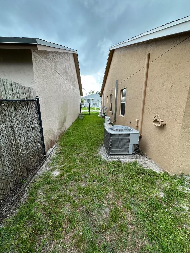 1010 Salmon Isle, Green Acres FL 33413