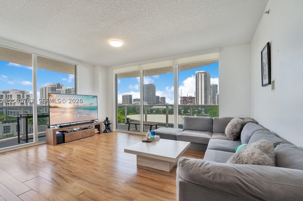 601 NE 23rd St #1406, Miami FL 33137