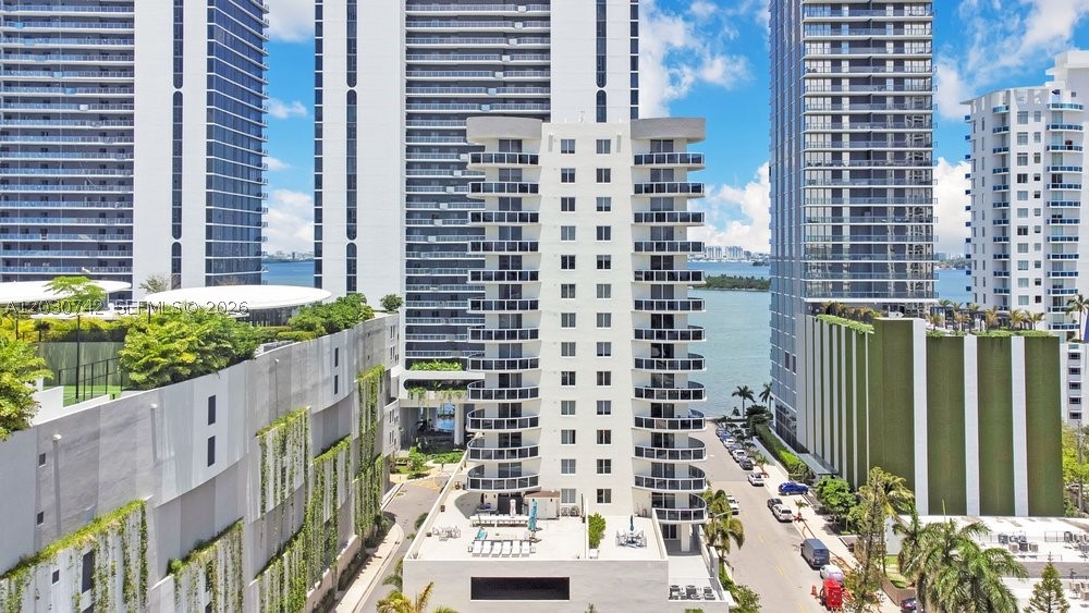 601 NE 23rd St #1406, Miami FL 33137
