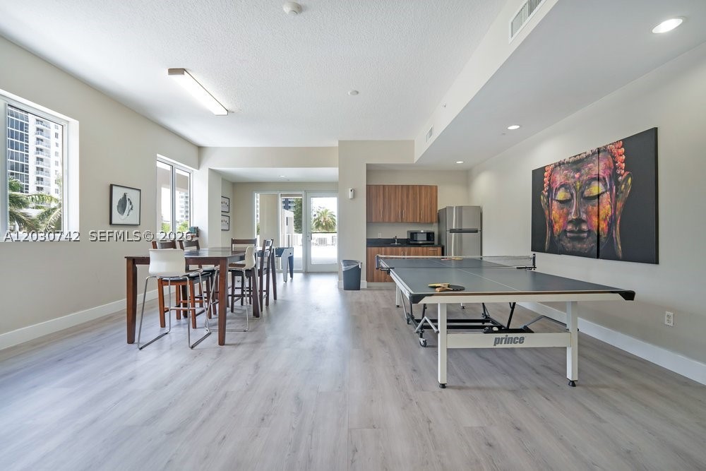 601 NE 23rd St #1406, Miami FL 33137
