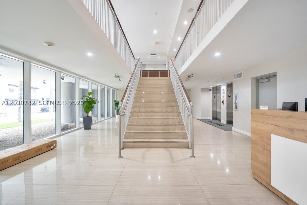 601 NE 23rd St #1406, Miami FL 33137