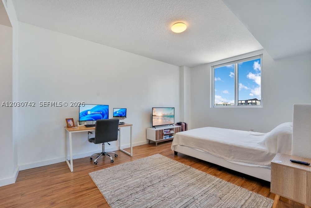 601 NE 23rd St #1406, Miami FL 33137