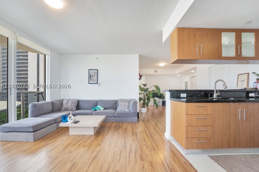 601 NE 23rd St #1406, Miami FL 33137