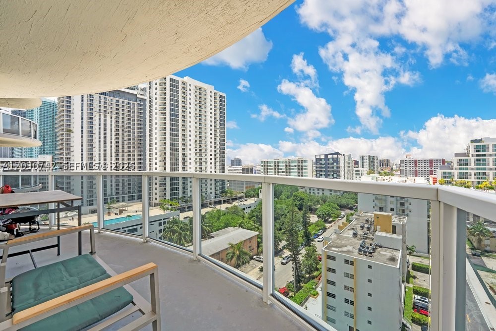 601 NE 23rd St #1406, Miami FL 33137