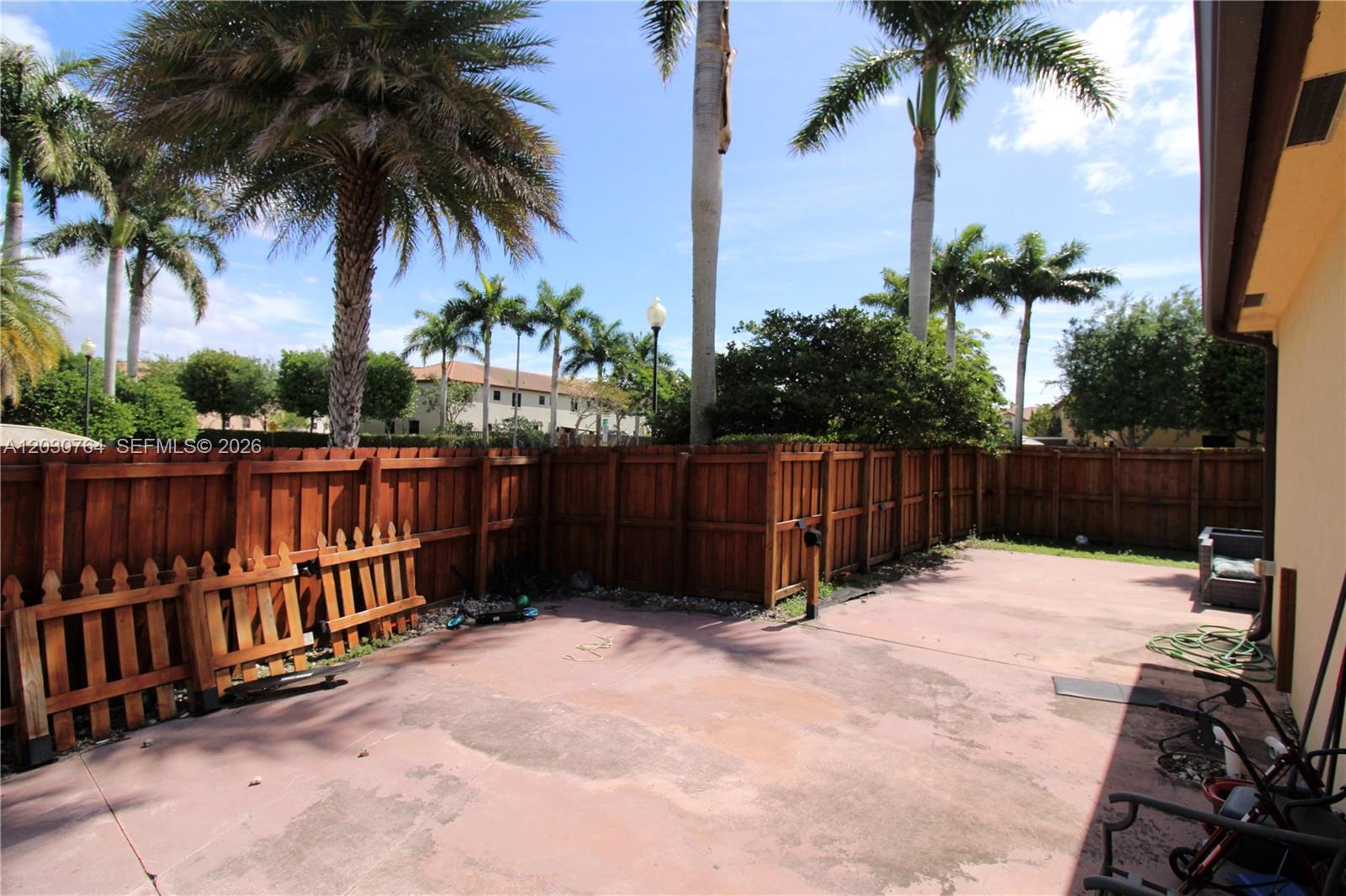 3698 SE 2nd Dr, Homestead FL 33033