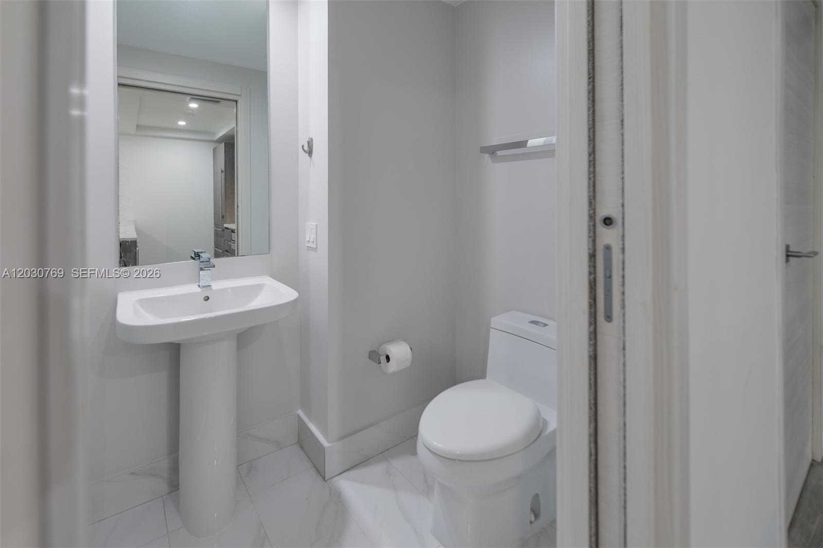 801 S Miami Ave #2907, Miami FL 33130