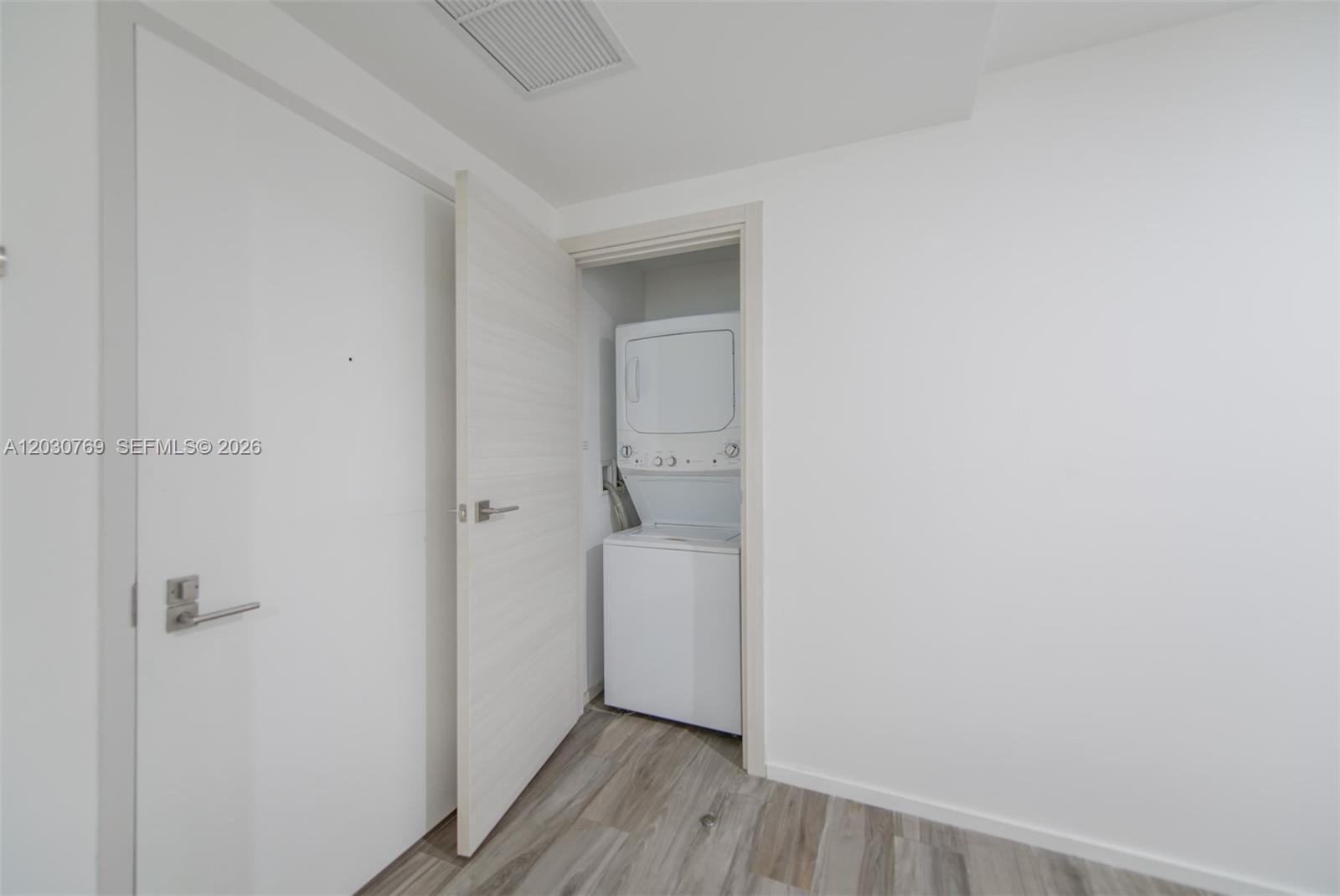 801 S Miami Ave #2907, Miami FL 33130