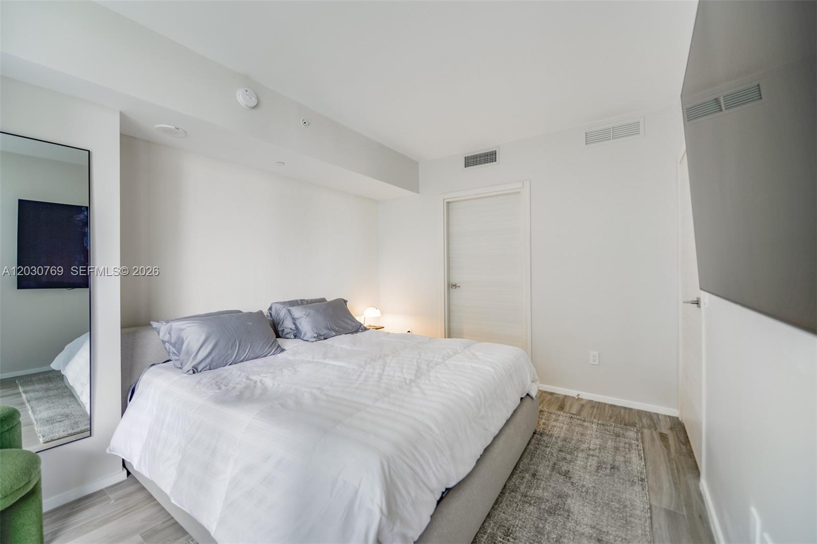 801 S Miami Ave #2907, Miami FL 33130