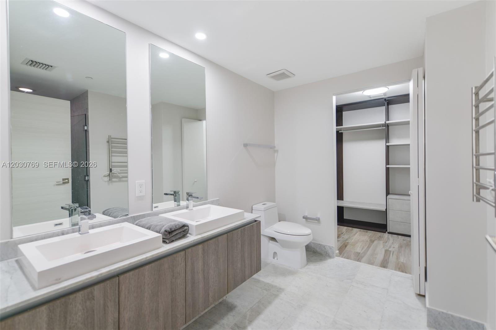 801 S Miami Ave #2907, Miami FL 33130