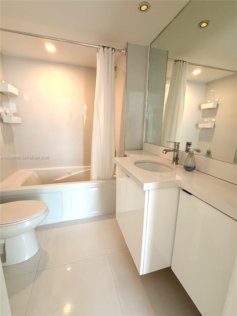 200 SE 15th Rd #6A, Miami FL 33129