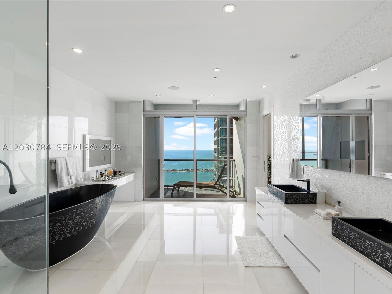 1425 Brickell Ave #52BC, Miami FL 33131