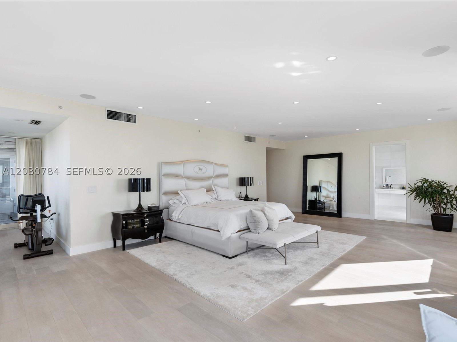 1425 Brickell Ave #52BC, Miami FL 33131