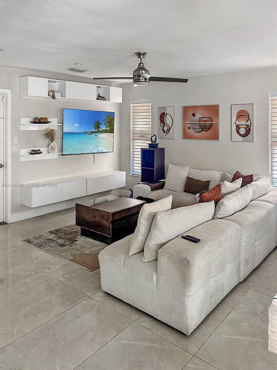7363 NW 49th St, Lauderhill FL 33319
