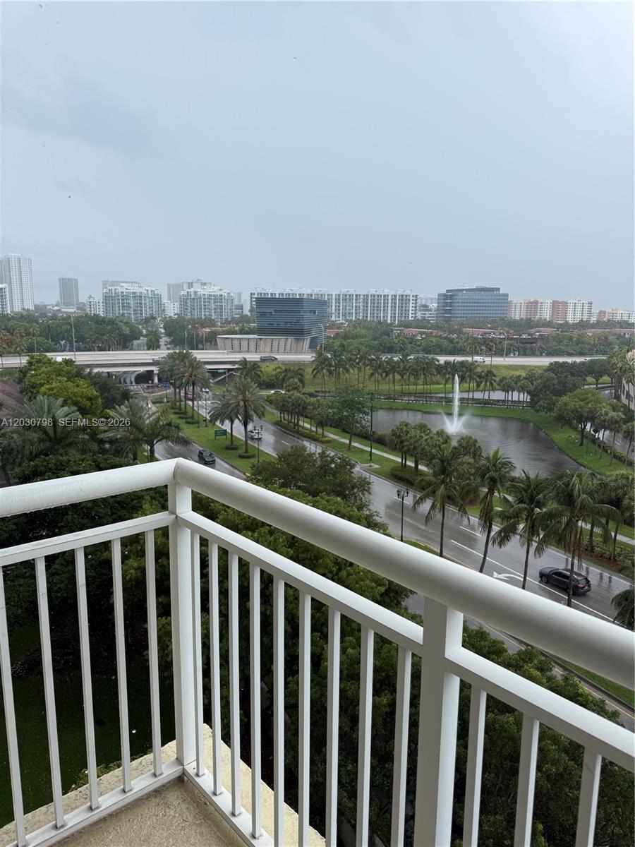 19501 W Country Club Dr #809, Aventura FL 33180
