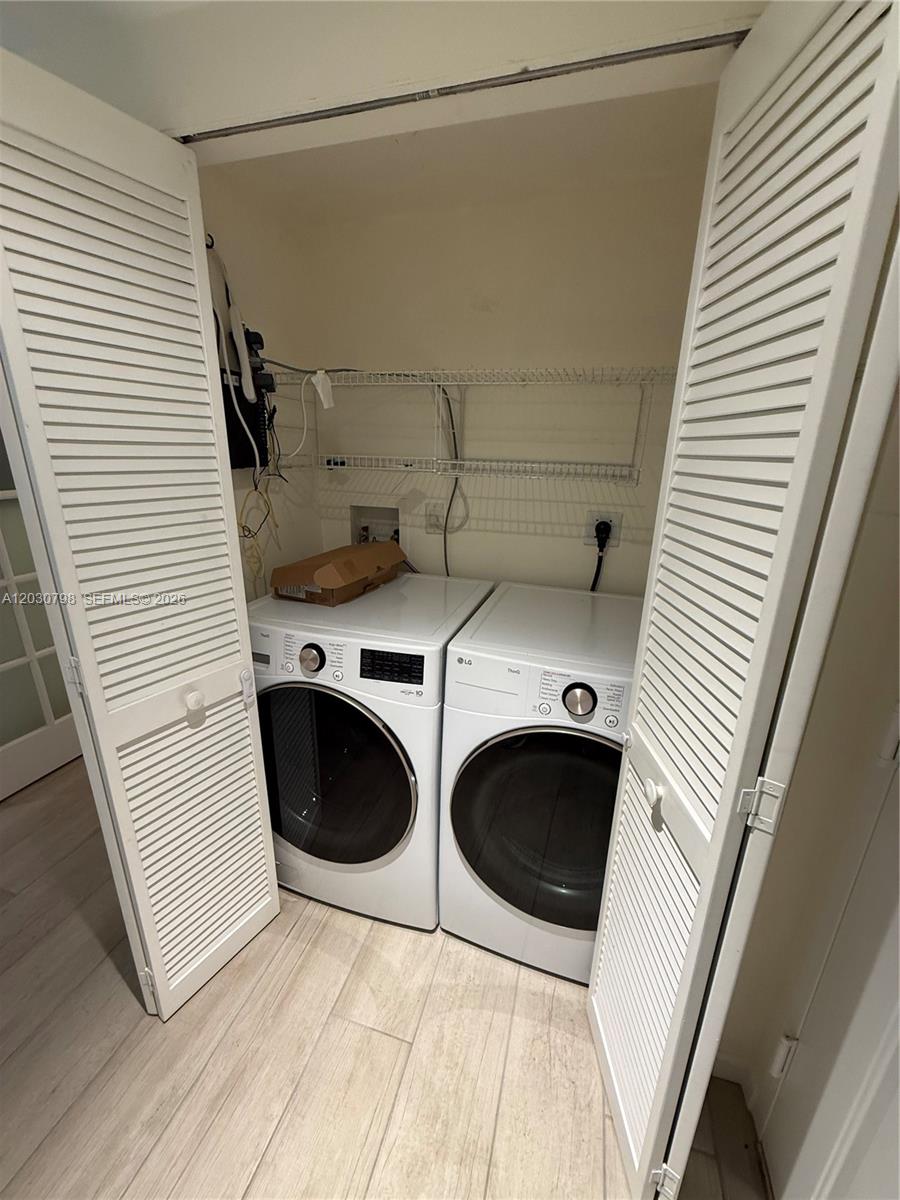 19501 W Country Club Dr #809, Aventura FL 33180