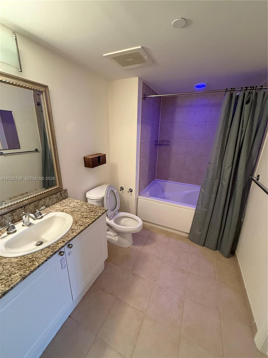 19501 W Country Club Dr #809, Aventura FL 33180