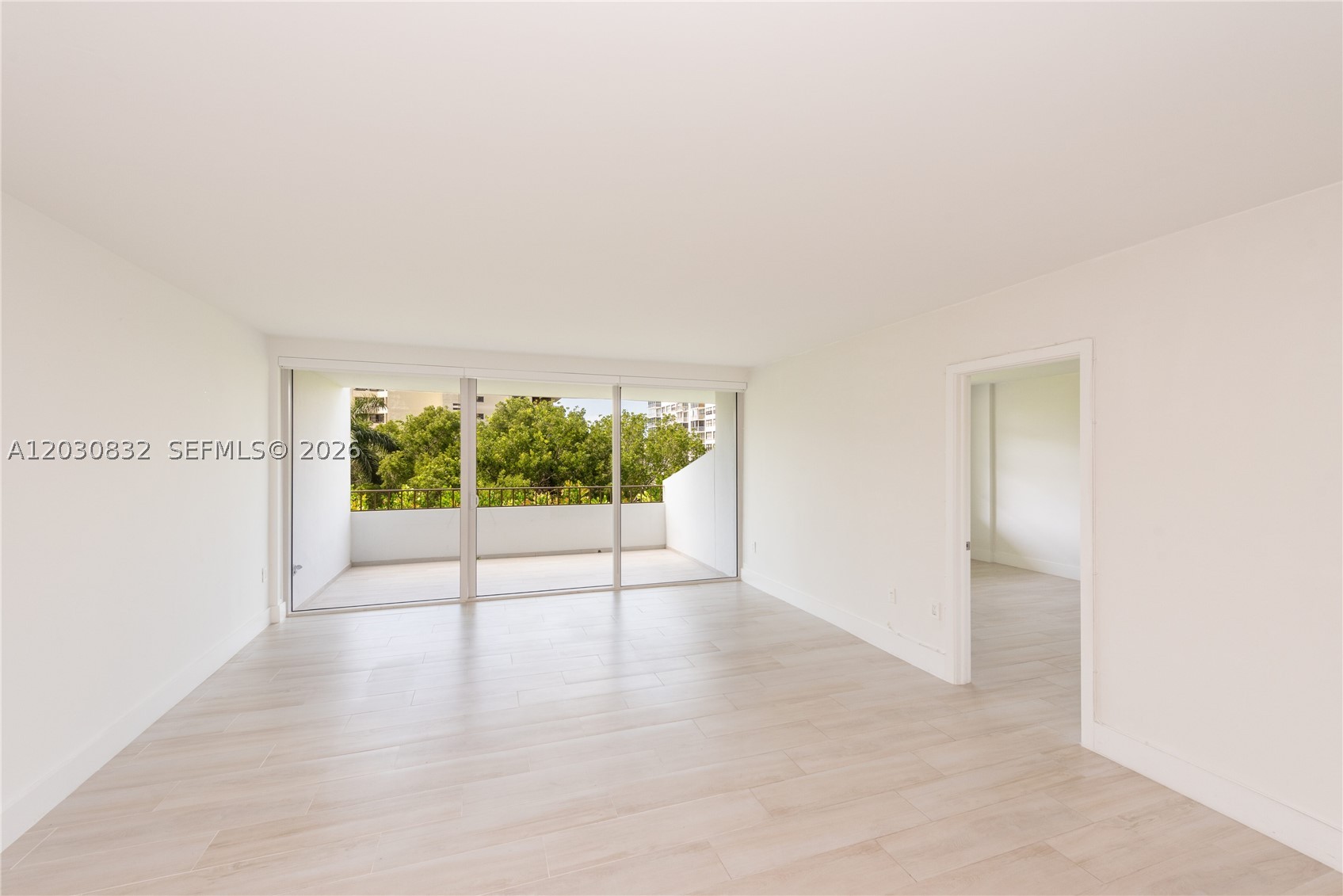 155 Ocean Lane Dr #403, Key Biscayne FL 33149