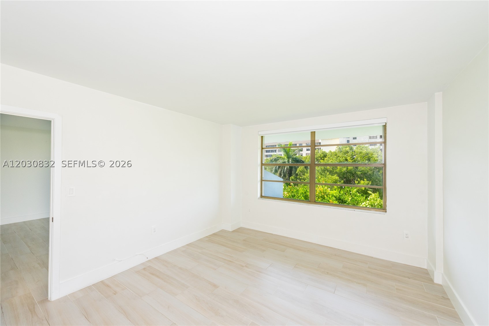 155 Ocean Lane Dr #403, Key Biscayne FL 33149