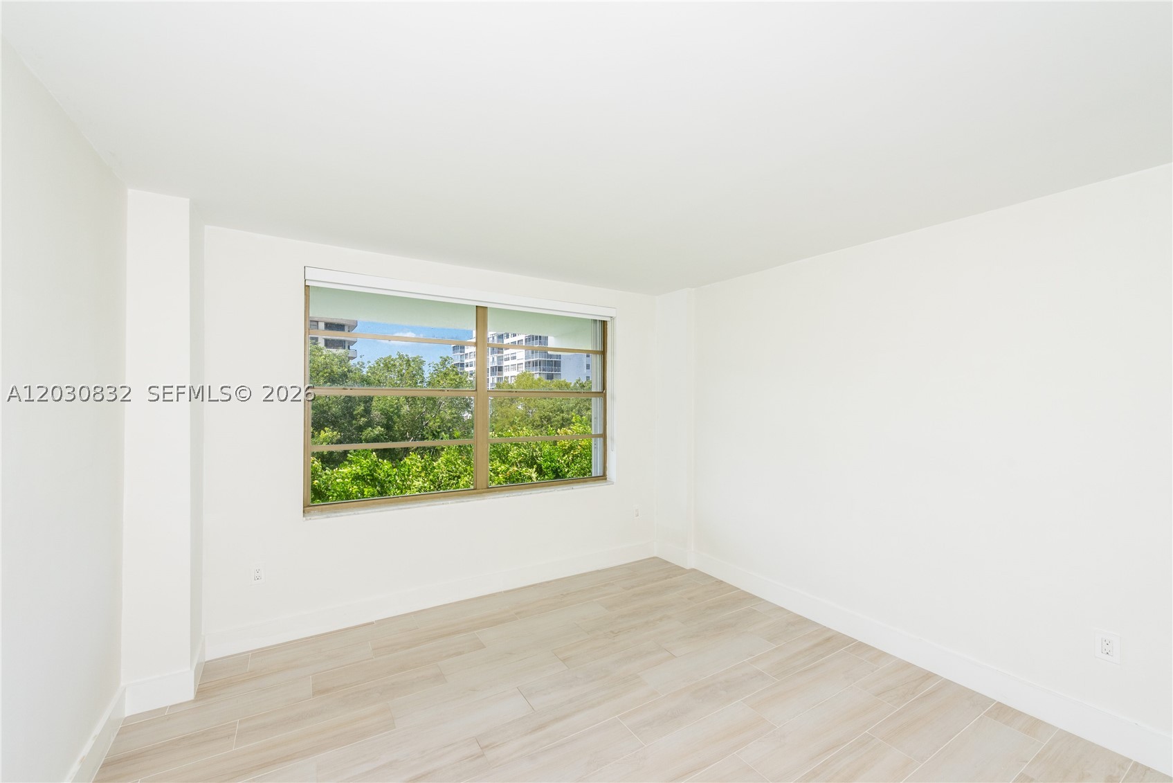 155 Ocean Lane Dr #403, Key Biscayne FL 33149