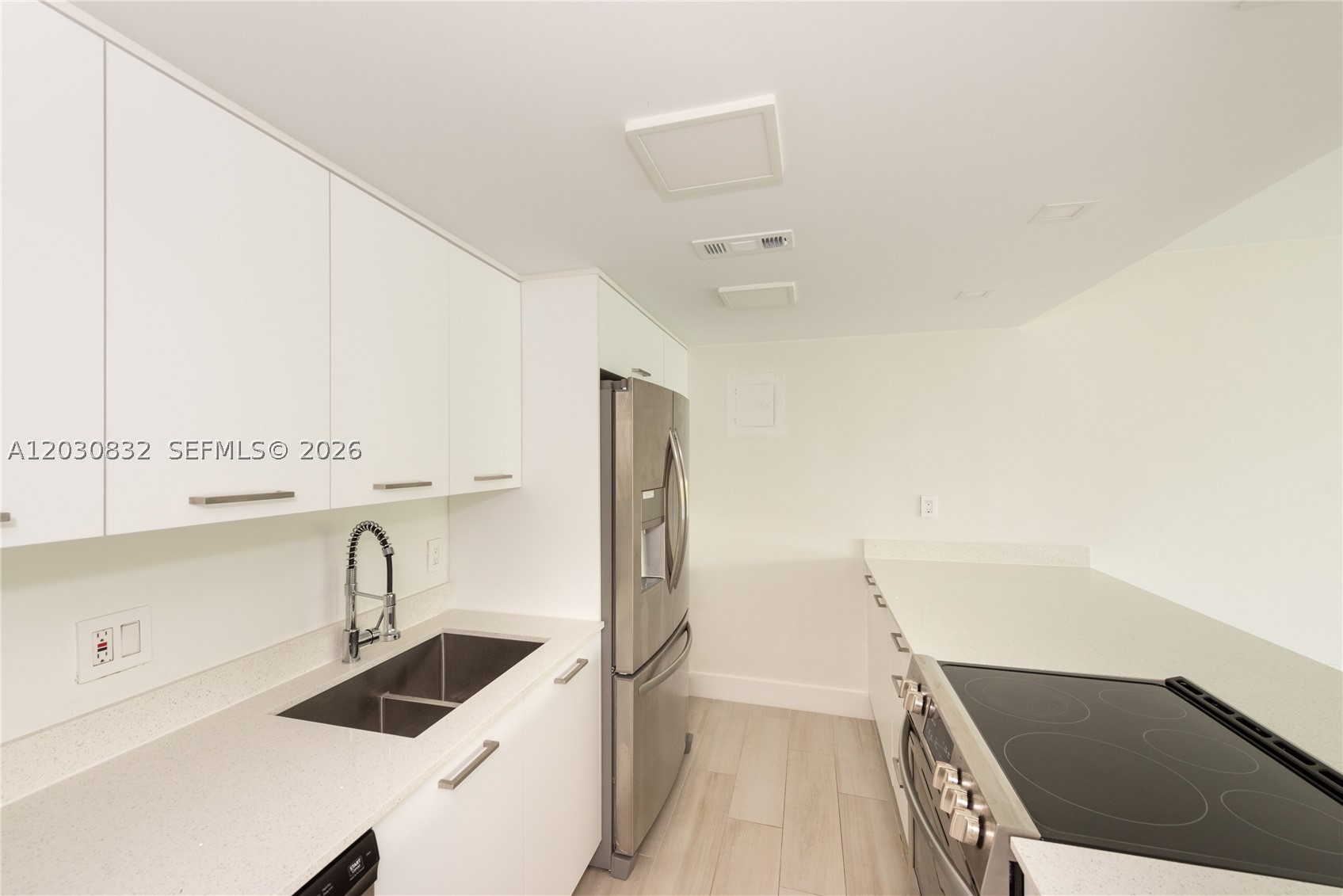 155 Ocean Lane Dr #403, Key Biscayne FL 33149