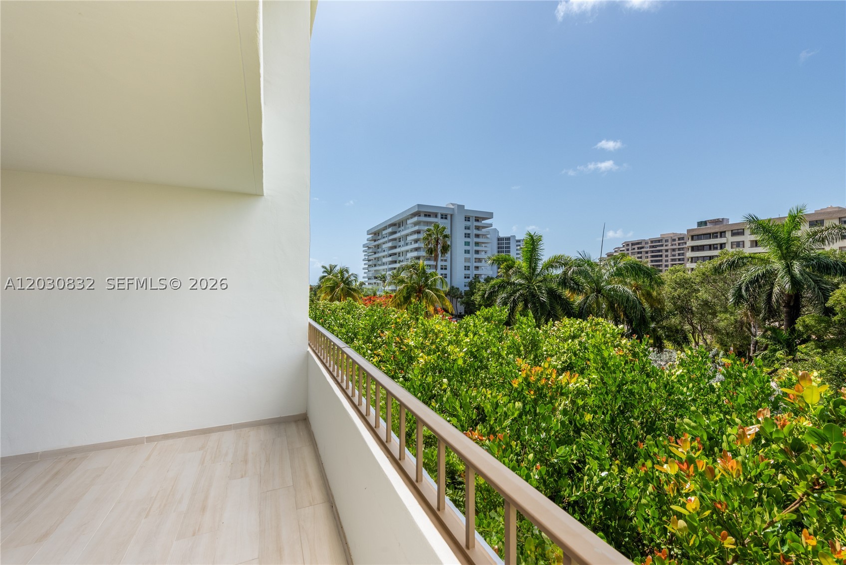 155 Ocean Lane Dr #403, Key Biscayne FL 33149