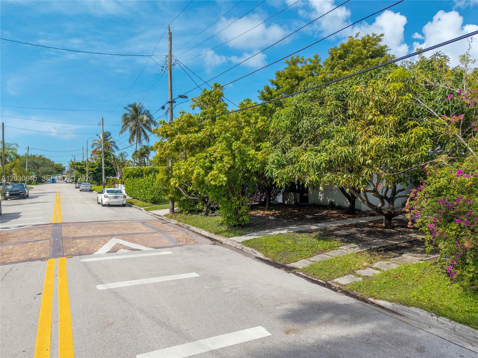 8942 Carlyle Ave, Surfside FL 33154