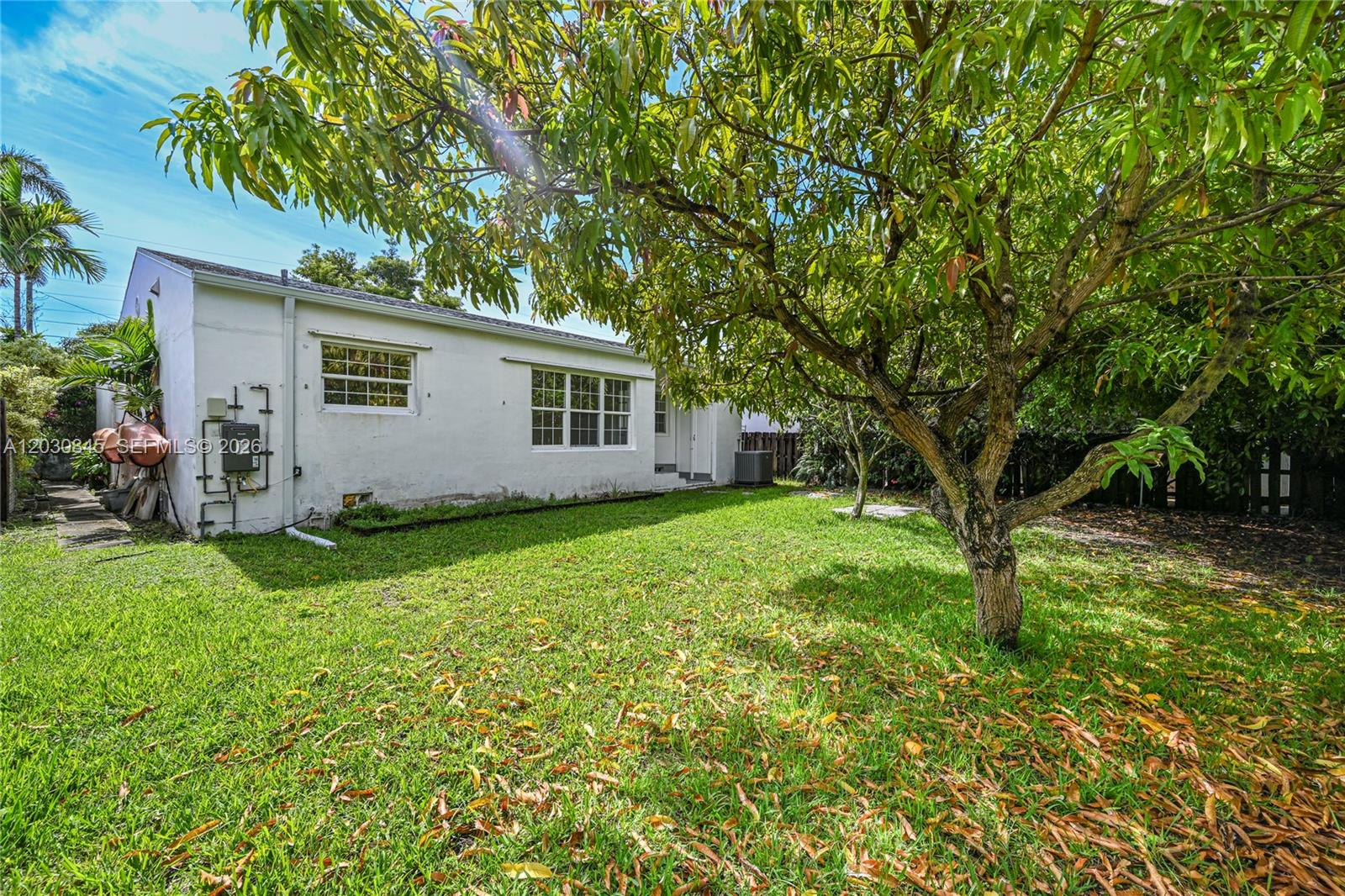 8942 Carlyle Ave, Surfside FL 33154
