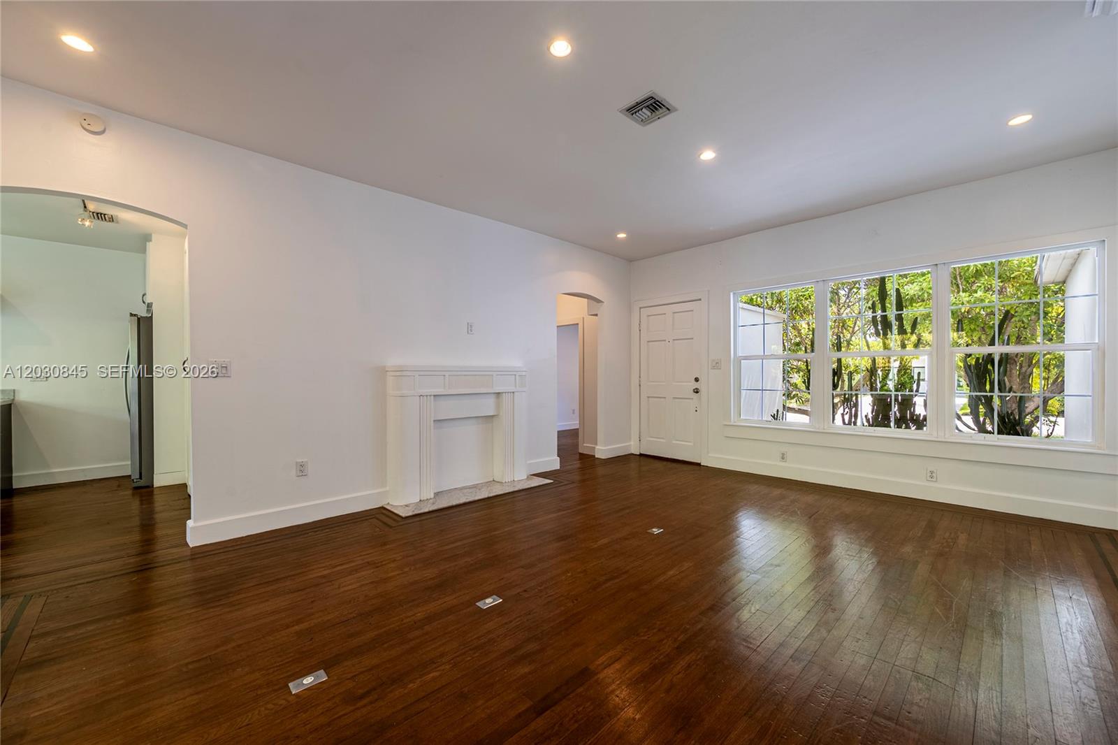 8942 Carlyle Ave, Surfside FL 33154