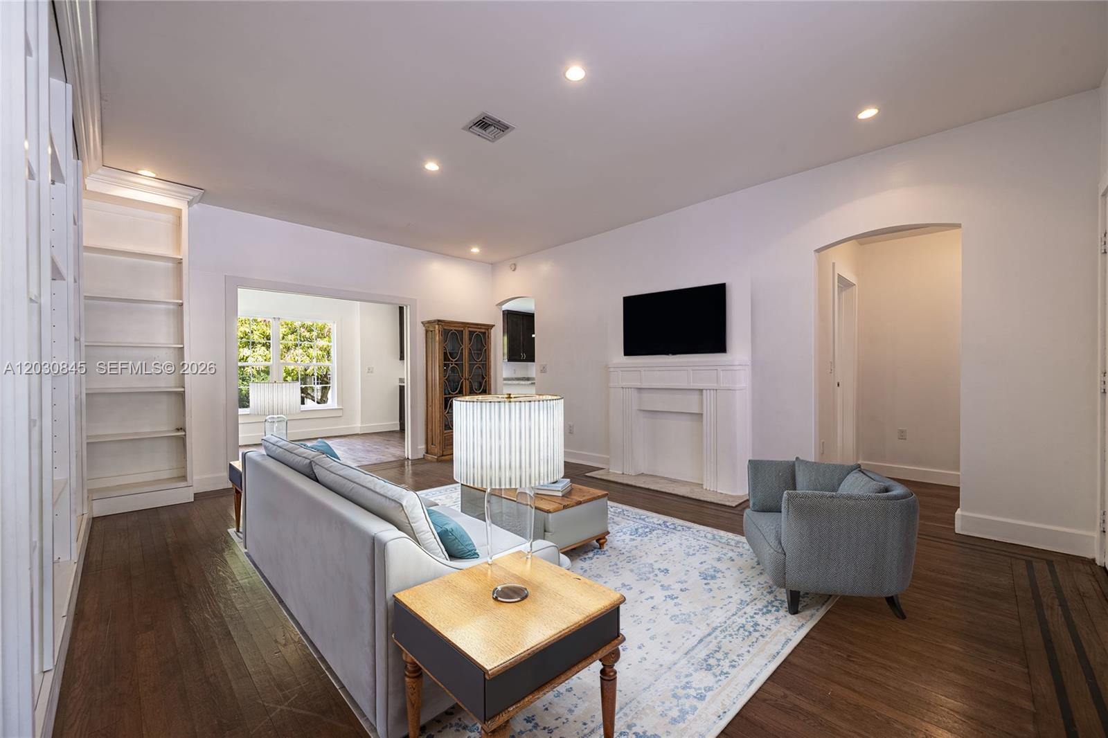 8942 Carlyle Ave, Surfside FL 33154