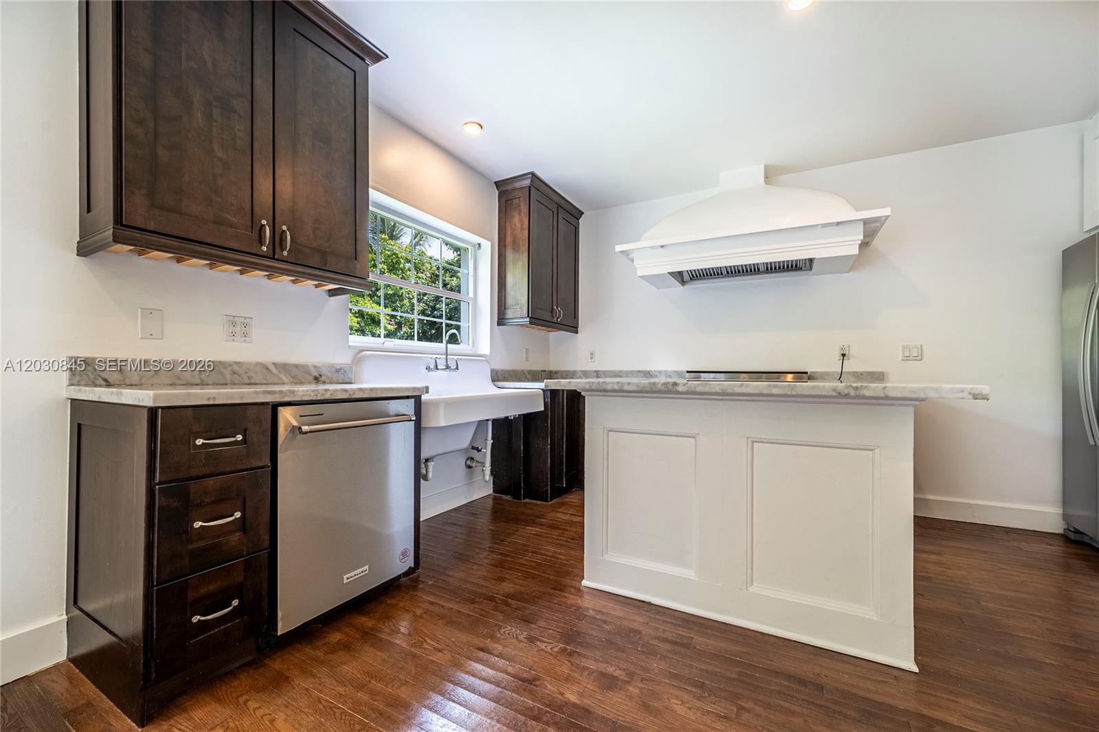 8942 Carlyle Ave, Surfside FL 33154