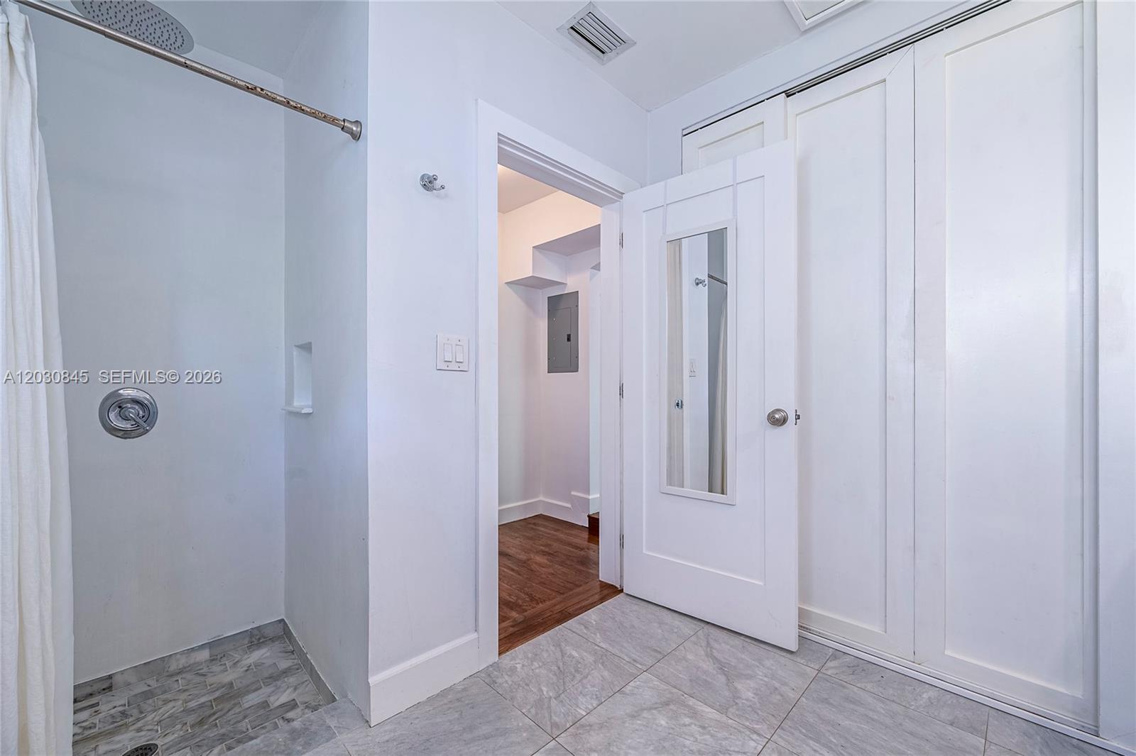 8942 Carlyle Ave, Surfside FL 33154