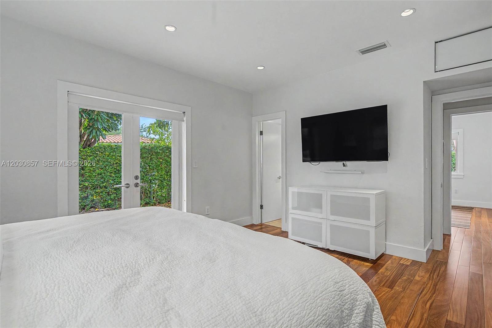 5510 Orduna Dr, Coral Gables FL 33146