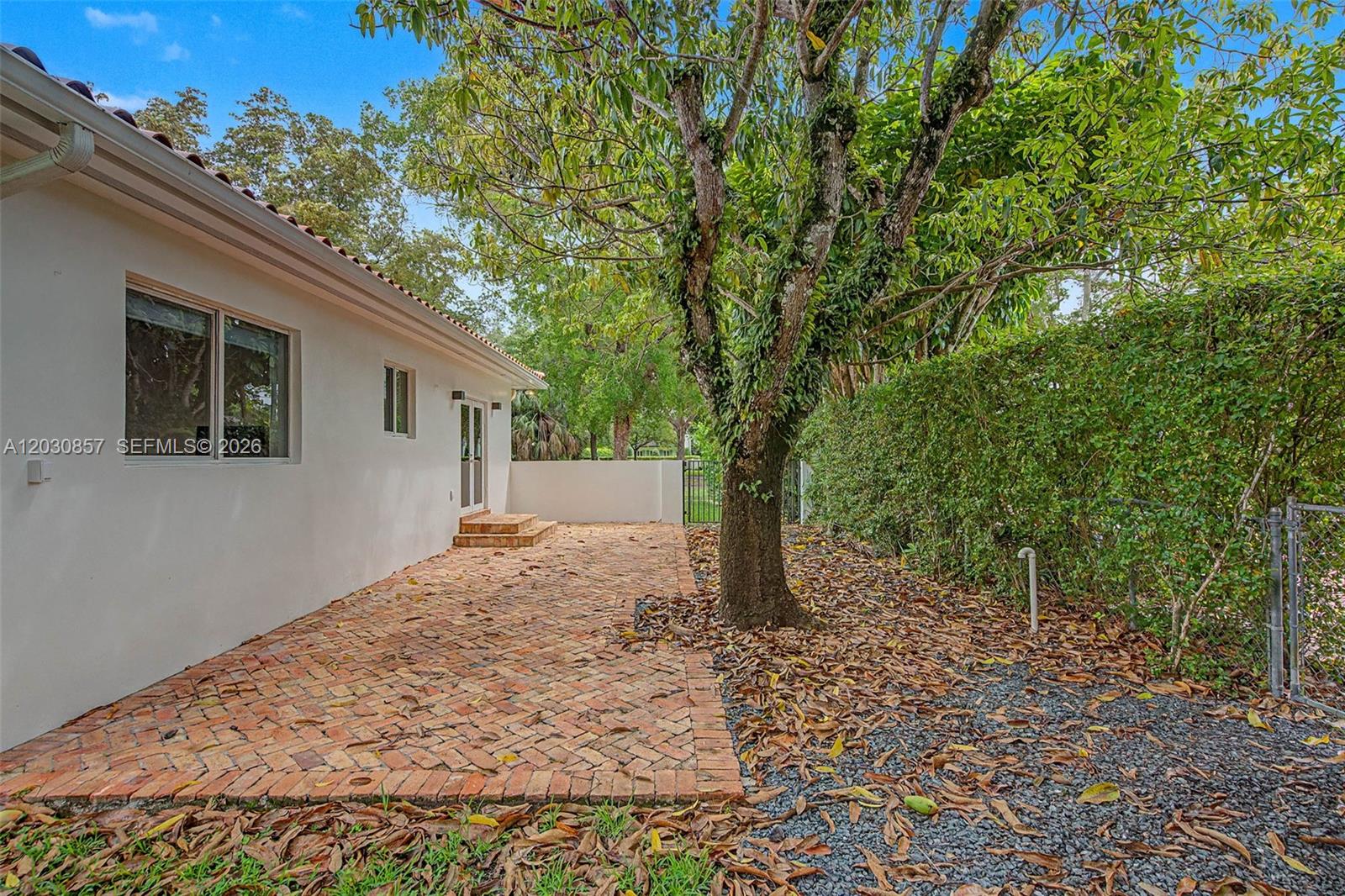 5510 Orduna Dr, Coral Gables FL 33146