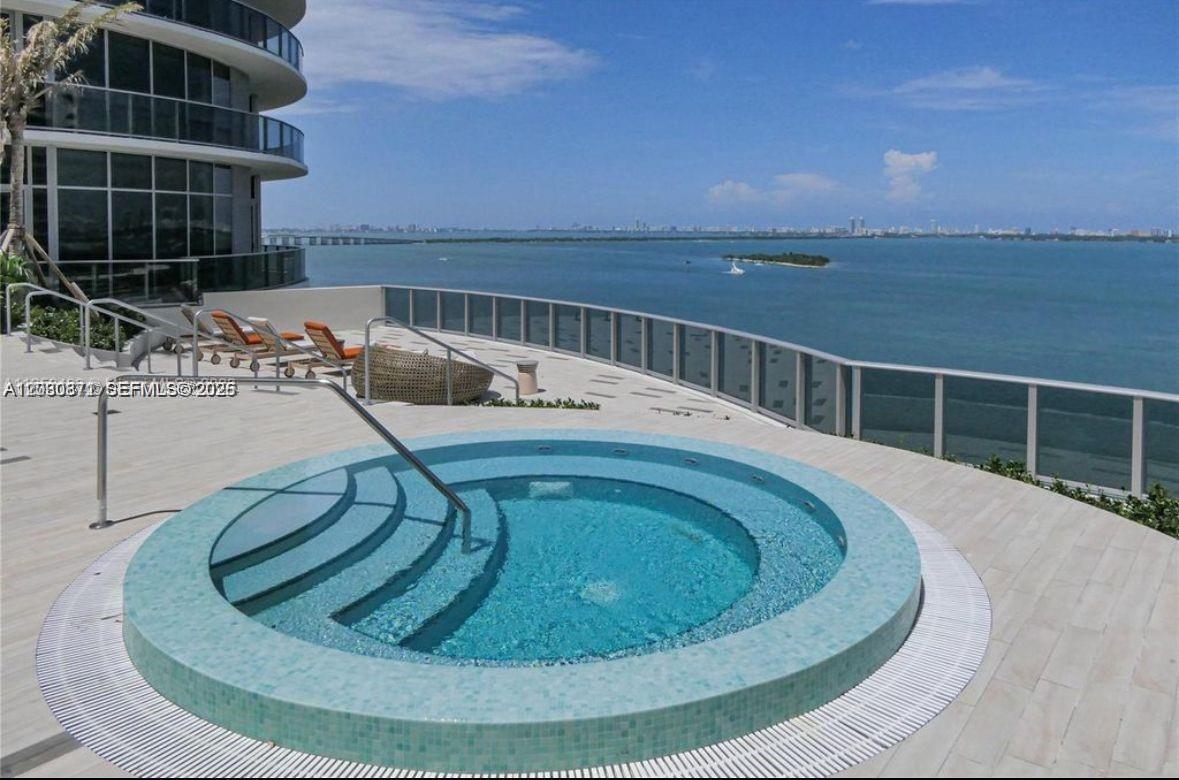 488 NE 18th St #1901, Miami FL 33132