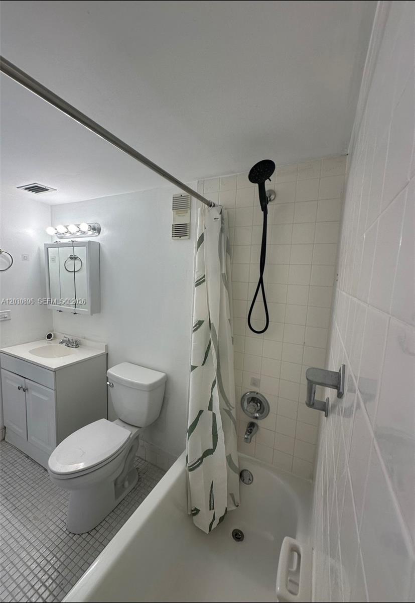 5055 NW 7th St #409, Miami FL 33126
