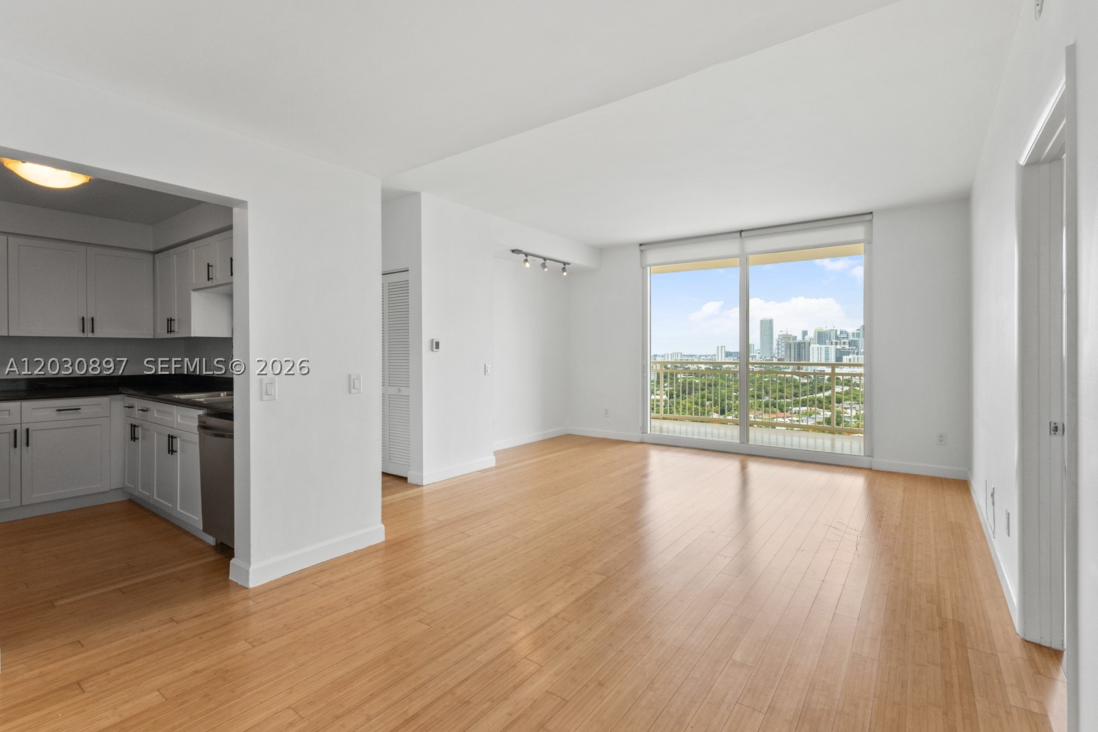 2475 Brickell Ave #2104, Miami FL 33129
