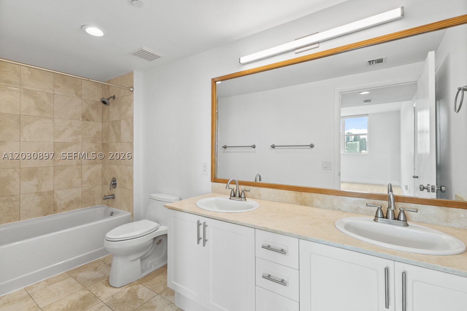2475 Brickell Ave #2104, Miami FL 33129