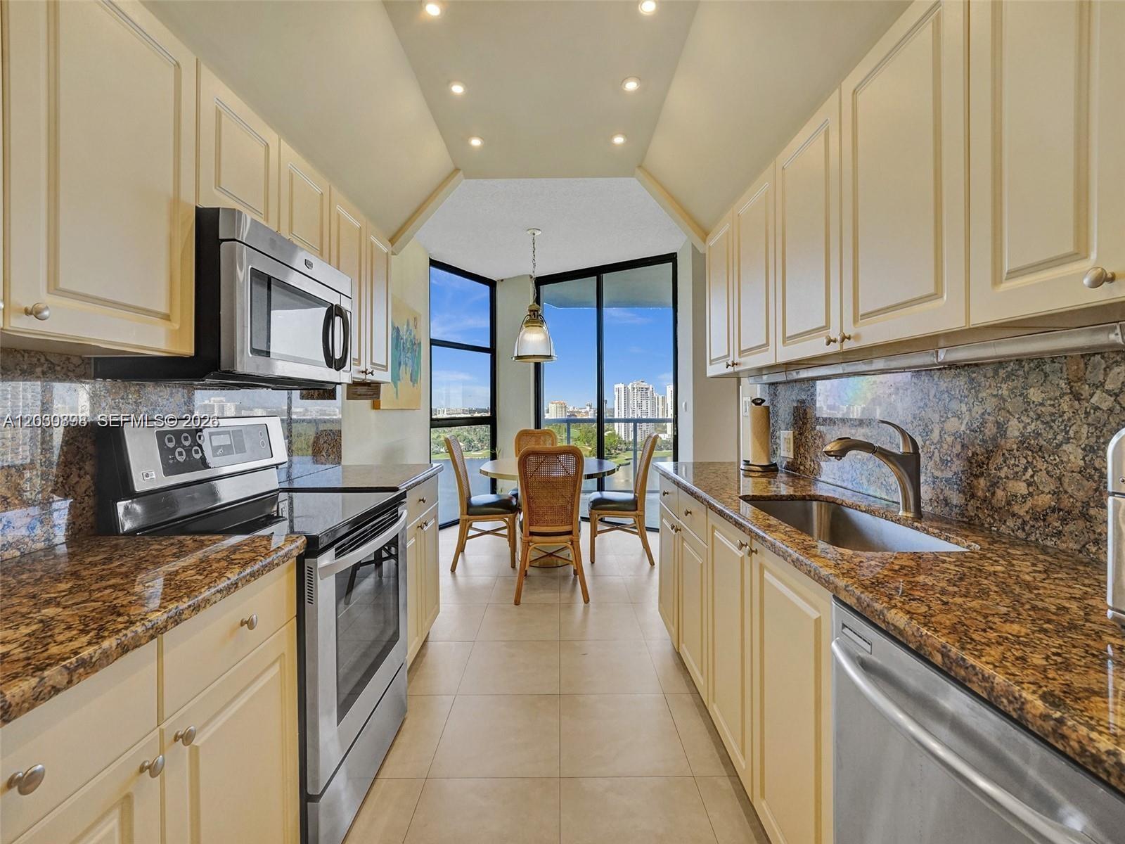 20281 E Country Club Dr #1609, Aventura FL 33180
