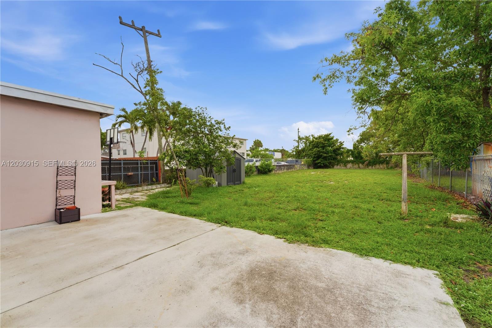 121 SW 71st Ave, Miami FL 33144