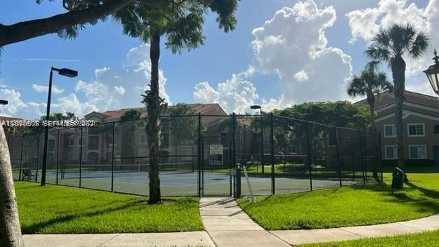8020 N Nob Hill Rd #205, Tamarac FL 33321
