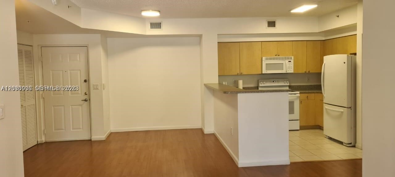 8020 N Nob Hill Rd #205, Tamarac FL 33321